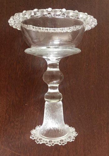 Elegante composta tazza - un'elegante, /