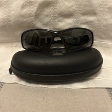 [Black Frame Black Lens]