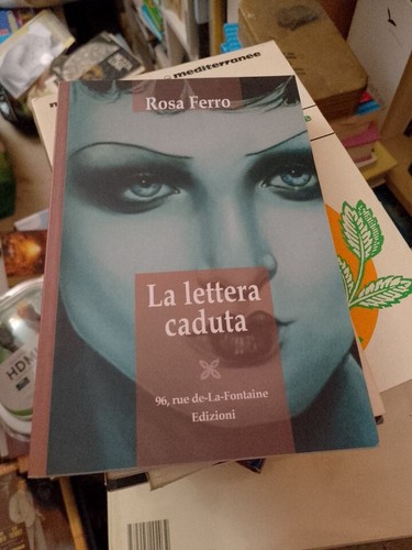 Rosa ferro lettera caduta - la,
