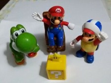 SUPER MARIO 3 PERSONAGGI PIU' SCATOLA STELLA 