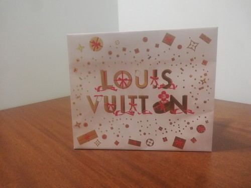 Busta louis vuitton - louis, shopping