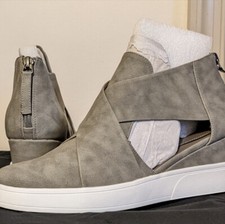 Stylish Crisscross Platform