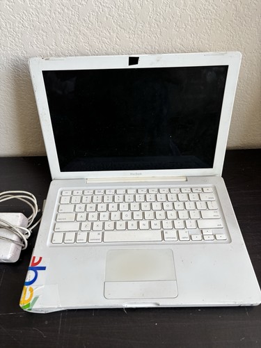 Macbook bianco portatile - macbook,