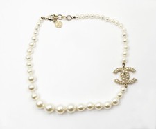 Collana di perle corte Chanel