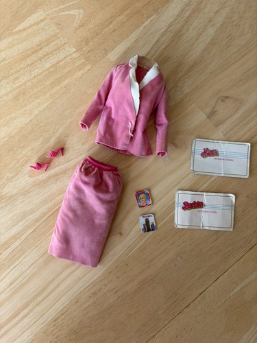 Barbie day night gonna rosa - barbie,