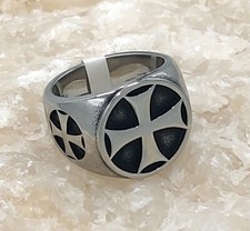 Anello Croce Templare Sfondo