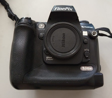 macchina fotografica Fujifilm S3 pro-