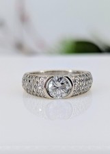 Bague en 2 ors centrée d'un