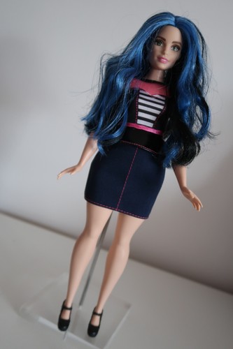 Barbie fashionista curvy - barbie,