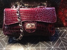 BORSA PICCOLA A SPALLA/MANO - Effetto COCCO Laccato Borgogna/Prugna - PU