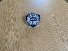 Fregio Logo Originale Griglia Mascherina Lancia Delta Integrale Thema 82427068