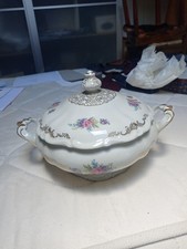 Zuppiera Bavaria in porcellana decoro fiori e filo oro. Diam 18 cm