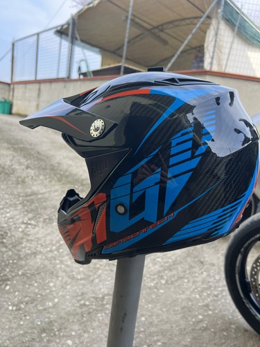 Agv ax8 carbon - ,