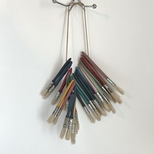 27 pennelli su corda colori su di loro decorazione artistica artista pittore