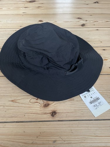 Cappello nuovo con - nuovo, etichette