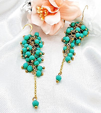 Orecchini da donna fatti a mano con cristalli verdi a grappolo leggeri luminos