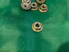 Dado di fissaggio fanale