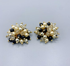 Boucles d’oreilles clip vintage 50s style cluster perles noires blanches dorées