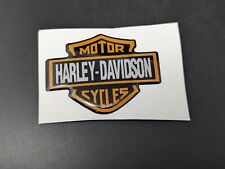 HARLEY 47MM LOGO ADESIVO 3D SIGLA EMBLEMA FREGIO STEMMA SCRITTA BADGE TARGA NOME