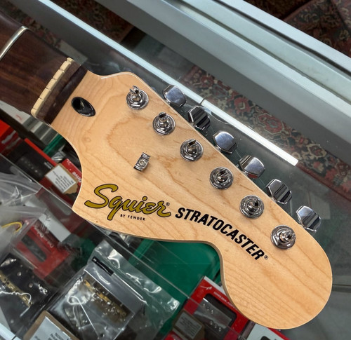 Squier affinity fender ltd - by,