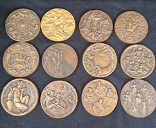 LOTTO 12 MEDAGLIE CALENDARIO