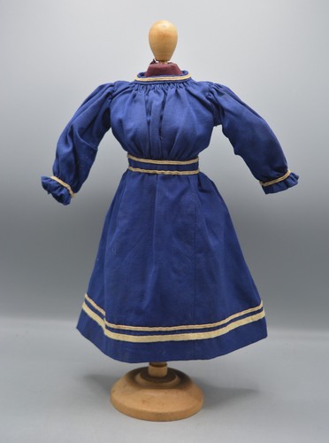 Robe ancienne pour - , poupée