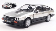 Modellino auto scala 1:18