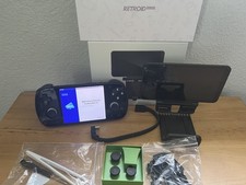 Retroid Pocket Mini V2 con