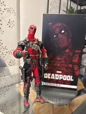 Sideshow Hot Toys Deadpool 1/6 Action Figure (100178)