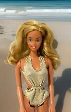Rara bambola Barbie Vintage 1983 Sun Gold Malibu Barbie 1067 Gold Suit Mattel leggi