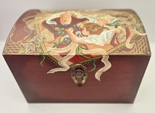 Cupola in legno dipinta a mano