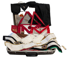 Lotto 15 Oggetti Massonici Anni 70 Grembiuli Fasce Guanti e Altro Originali