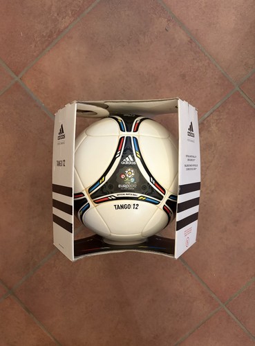Adidas tango 2012 - tango, official