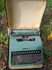OLIVETTI LETTERA 32 MACCHINA DA SCRIVERE  del 1963 VINTAGE TYPEWRITER MADE ITALY