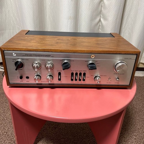 Amplificatore stereo integrato
