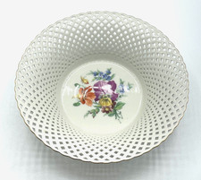 Antica ciotola in vimini in