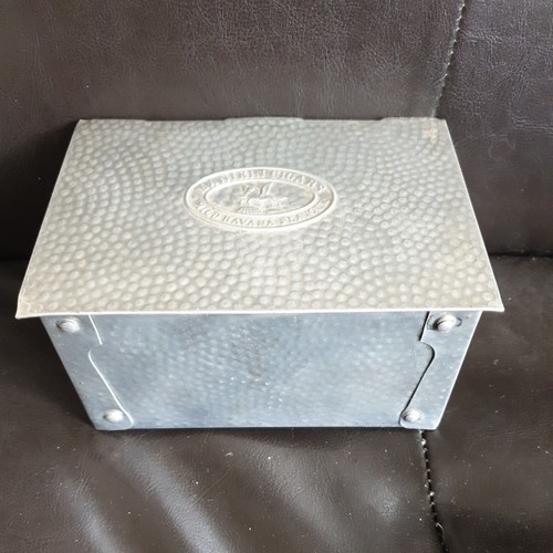 Vintage manikin cigars box - manikin,