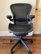 Sedia da ufficio Herman Miller Aeron completamente carica (colore nero) taglia B