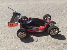 Auto modello a scoppio Buggy Hot Bodies Lightning 2 Pro 1/8 Completa