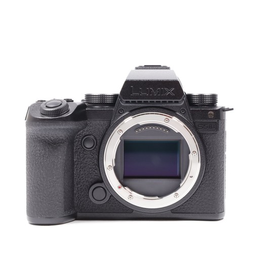 Panasonic s5m2x full frame - full,