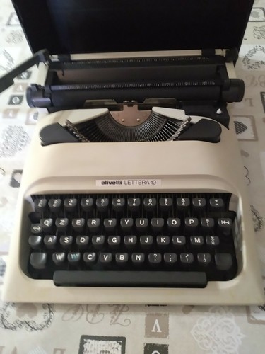 Macchina scrivere olivetti - scrivere,
