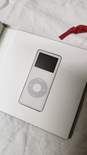 Apple ipod nano - apple, 2gb