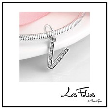 Charm lettera iniziale - lettera, v