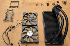 Dissipatore Corsair H115i Pro 2x140, completo di attacchi AMD/Intel