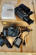 Nikon D700 + MB-D10 Completa di scatola 