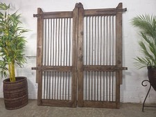 Vecchia coppia persiane porte