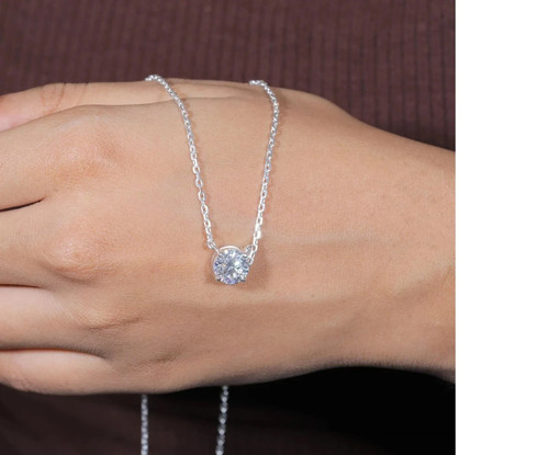 Ciondolo solitario diamante