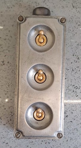 Interruttore luce fabbrica
