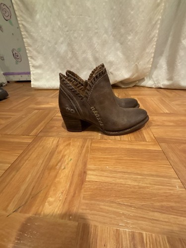 Stivaletti con tacco impilato