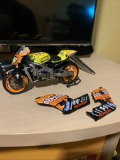Minichamps Honda RCV211 #46 Valentino Rossi MotoGP Livrea Valencia 2003 1/12